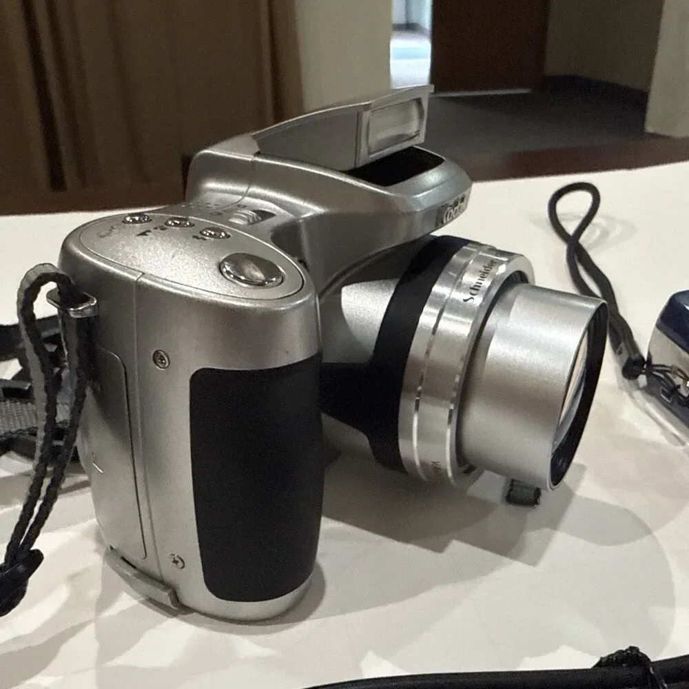 Kodak EasyShare Z650 Tested Working + CD82 Camera Lot Charger Included READ